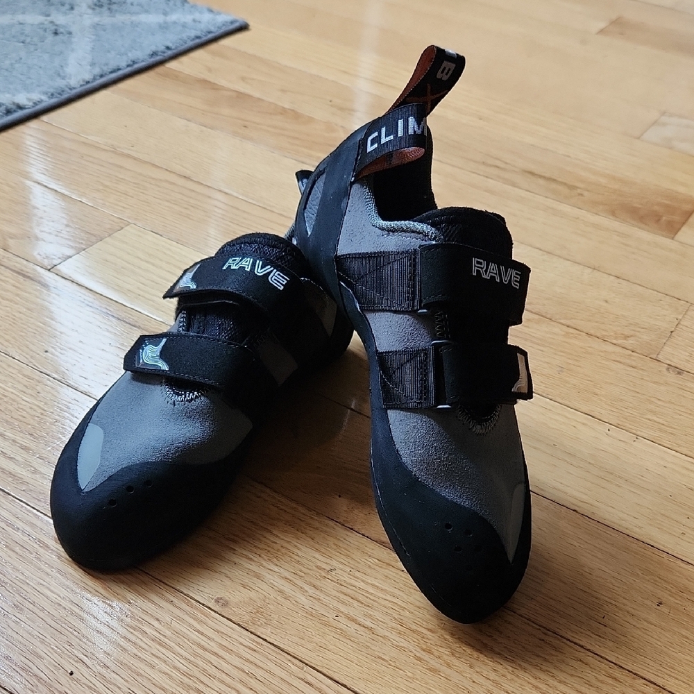 Rave Climbing Shoes NWT Womans Size 7 By CLIMB X